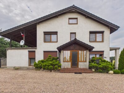 Dom wolnostojący 247 m² z ogrodem, sadem i garażem